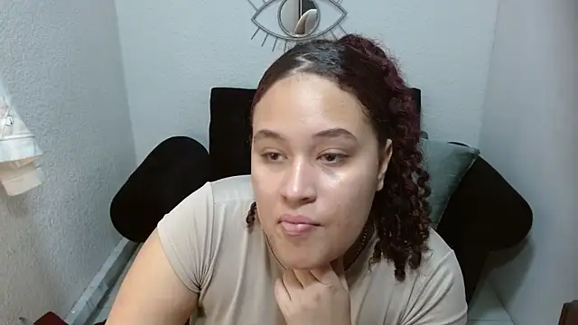 Snapshot of leilanewgirl chatting on 12, 3, 2026 leilanewgirl online show from 12, 3, 2026