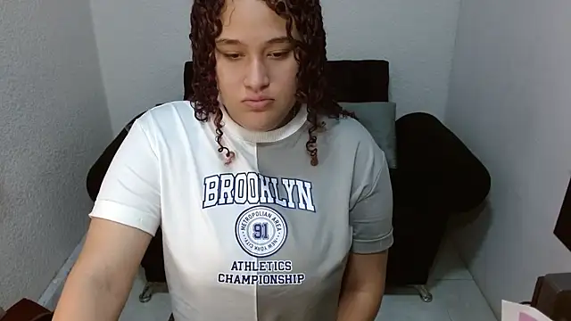 Snapshot of leilanewgirl chatting on 13, 3, 2026 leilanewgirl online show from 13, 3, 2026