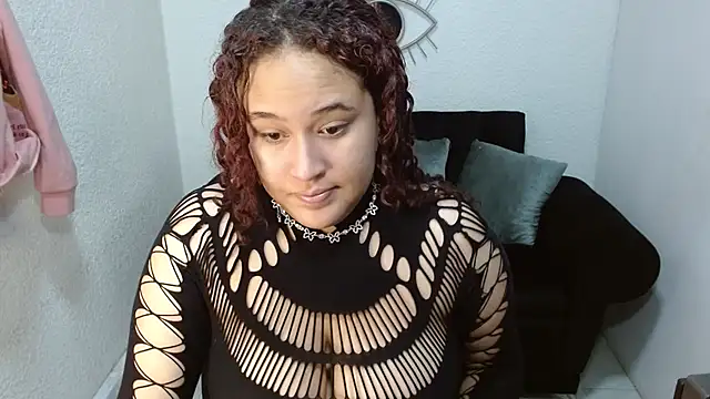 Snapshot of leilanewgirl chatting on 17, 3, 2026 leilanewgirl online show from 17, 3, 2026