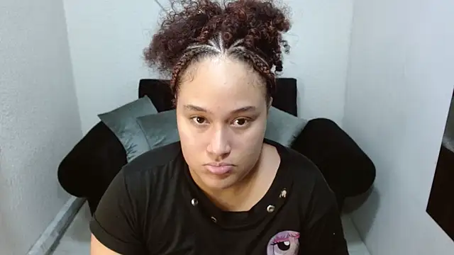 Snapshot of leilanewgirl chatting on 24, 3, 2026 leilanewgirl online show from 24, 3, 2026