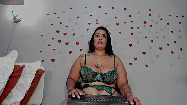Snapshot of Britanny_W chatting on 14, 5, 2026 Britanny W online show from 14, 5, 2026