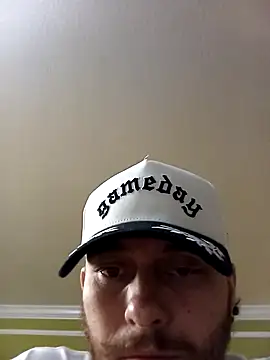 Snapshot of Tallhungandcloudy chatting on 21, 4, 2026 Tallhungandcloudy online show from 21, 4, 2026