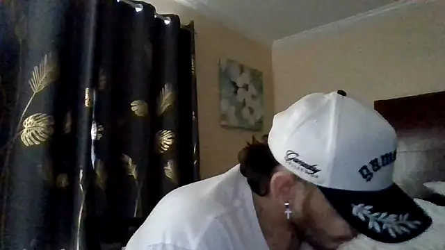 Snapshot of Tallhungandcloudy chatting on 22, 4, 2026 Tallhungandcloudy online show from 22, 4, 2026