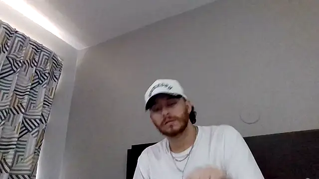 Snapshot of Tallhungandcloudy chatting on 24, 4, 2026 Tallhungandcloudy online show from 24, 4, 2026