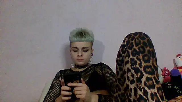 AlisaDear257 online show from 4, 4, 2026