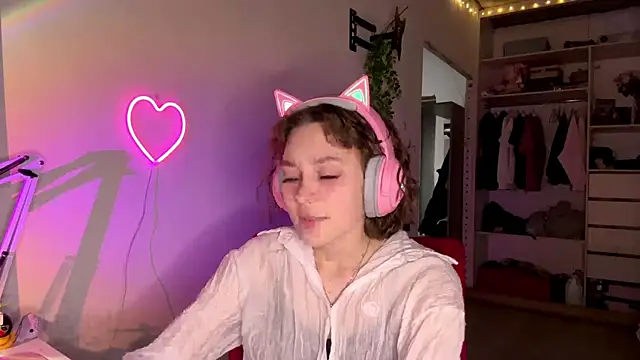 Snapshot of SlunkRear chatting on 26, 2, 2026 SlunkRear online show from 26, 2, 2026