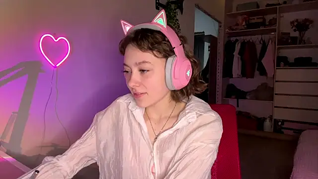 Snapshot of SlunkRear chatting on 28, 2, 2026 SlunkRear online show from 28, 2, 2026