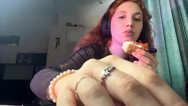 AliceCarrol online show from 24, 2, 2026