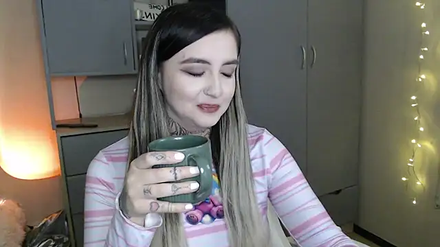 Snapshot of Rin_Tozier chatting on 23, 2, 2026 Rin Tozier online show from 23, 2, 2026