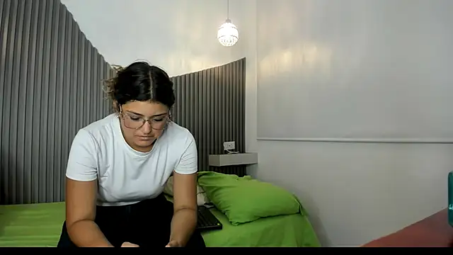Snapshot of Rose_blonde__ chatting on 24, 6, 2026 Rose blonde online show from 24, 6, 2026