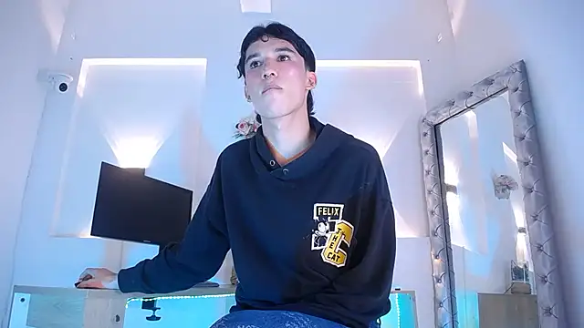 Snapshot of jullian_ricci chatting on 13, 6, 2026 jullian ricci online show from 13, 6, 2026