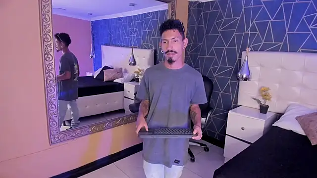 NoaahTylor online show from 25, 3, 2026