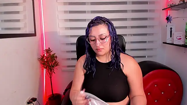 Emily Jonesh online show from 1, 6, 2026