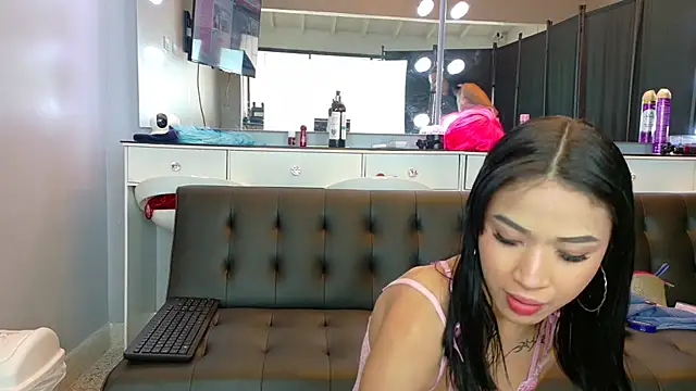valeriamia68 online show from 4, 6, 2026