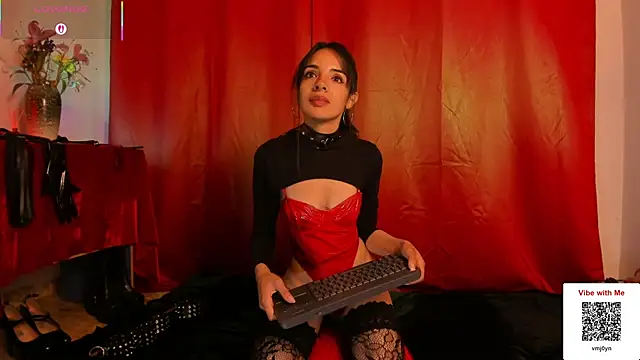 Snapshot of lilyruso chatting on 27, 4, 2026 lilyruso online show from 27, 4, 2026