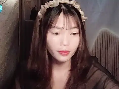 Girl-crazy1 online show from 1, 3, 2026