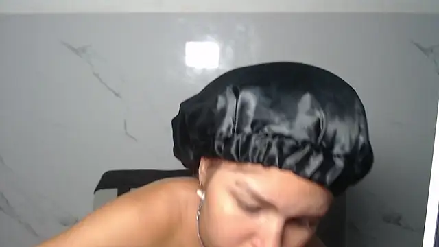 Snapshot of melodyphillips_2_ chatting on 8, 7, 2026 melodyphillips 2 online show from 8, 7, 2026
