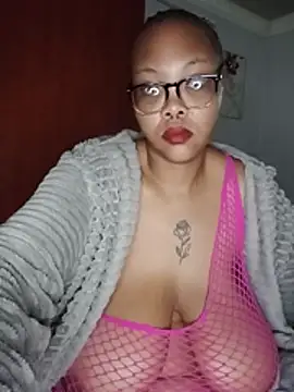 Snapshot of ShantelBootyBoobs chatting on 18, 7, 2026 ShantelBootyBoobs online show from 18, 7, 2026