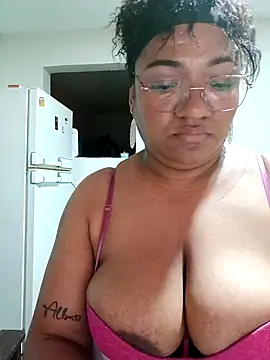 Snapshot of honey-suckle chatting on 15, 2, 2026 honey-suckle online show from 15, 2, 2026