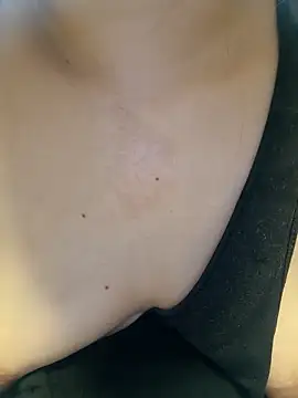 Snapshot of squirtshantal chatting on 23, 3, 2026 squirtshantal online show from 23, 3, 2026