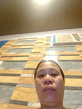 Snapshot of squirtshantal chatting on 4, 4, 2026 squirtshantal online show from 4, 4, 2026