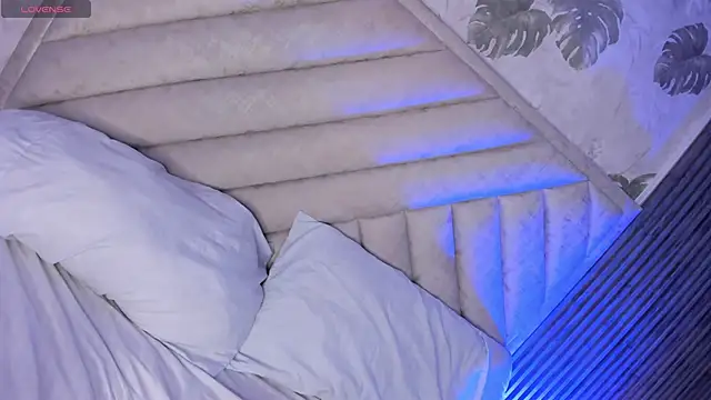 Snapshot of SarahRizof chatting on 28, 2, 2026 SarahRizof online show from 28, 2, 2026