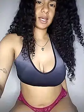 Snapshot of RizHoney chatting on 23, 2, 2026 RizHoney online show from 23, 2, 2026