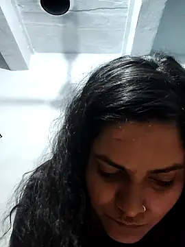 Anushka Singh0 online show from 13, 4, 2026