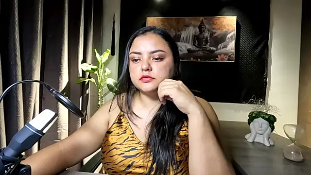 AzaraOnyx online show from 26, 5, 2026
