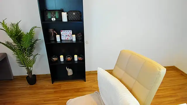 khloe starrr online show from 23, 3, 2026