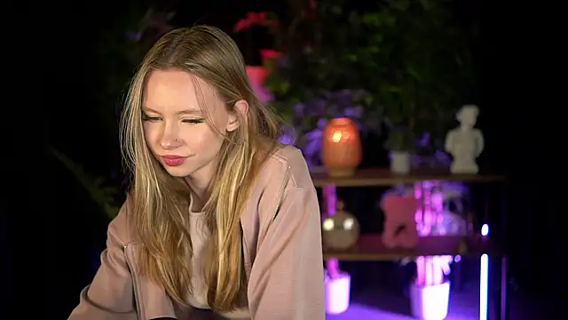 Snapshot of SweetDaisy_me chatting on 23, 2, 2026 SweetDaisy me online show from 23, 2, 2026