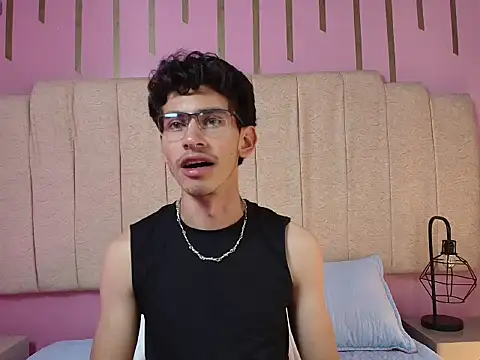 Snapshot of skinny_jean_ chatting on 27, 2, 2026 skinny jean online show from 27, 2, 2026