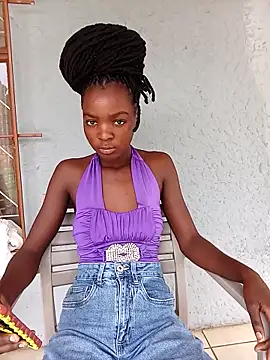 Snapshot of SexySlender_05 chatting on 24, 2, 2026 SexySlender 05 online show from 24, 2, 2026