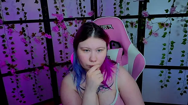 Snapshot of kitsune_little chatting on 23, 7, 2026 kitsune little online show from 23, 7, 2026