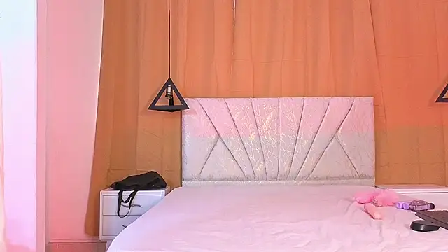 Snapshot of rossane_luxe chatting on 23, 2, 2026 rossane luxe online show from 23, 2, 2026