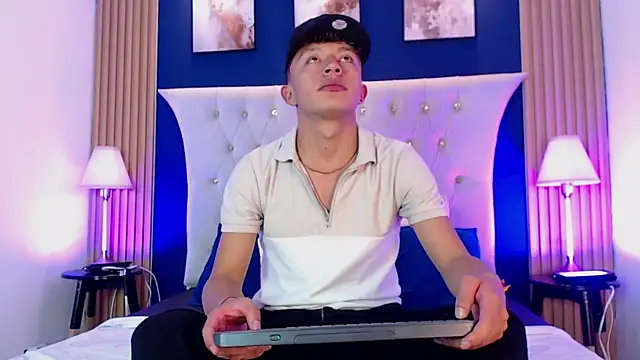 Dark Nico online show from 16, 2, 2026