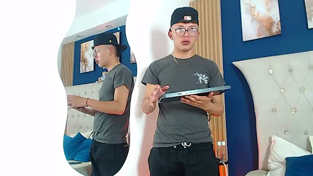 Dark Nico online show from 15, 3, 2026