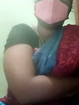 Snapshot of tamilkaviya431 chatting on 4, 7, 2026 tamilkaviya431 online show from 4, 7, 2026