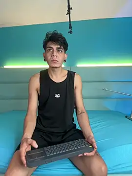 Snapshot of abrilandjulian chatting on 23, 2, 2026 abrilandjulian online show from 23, 2, 2026