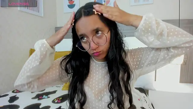 Snapshot of Emilyblussh chatting on 28, 2, 2026 Emilyblussh online show from 28, 2, 2026