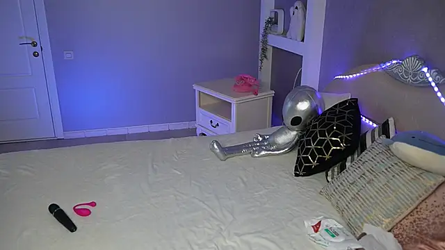 Snapshot of AlisMil chatting on 19, 2, 2026 AlisMil online show from 19, 2, 2026