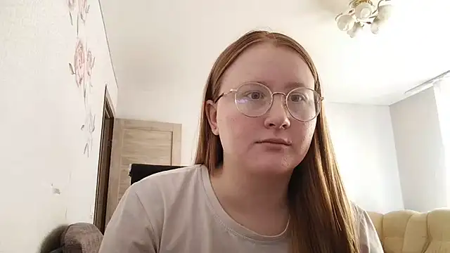 Snapshot of AnikaLipps chatting on 3, 5, 2026 AnikaLipps online show from 3, 5, 2026