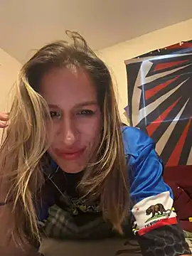 Snapshot of siennasol chatting on 9, 6, 2026 siennasol online show from 9, 6, 2026