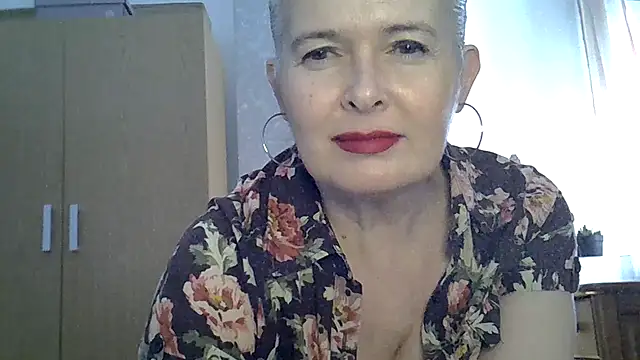 Snapshot of Laura-Parker chatting on 18, 4, 2026 Laura-Parker online show from 18, 4, 2026