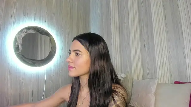 Snapshot of Isabellaa_Rosee chatting on 18, 6, 2026 Isabellaa Rosee online show from 18, 6, 2026