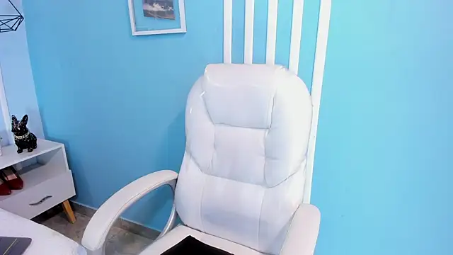 Saray Becker  online show from 8, 4, 2026