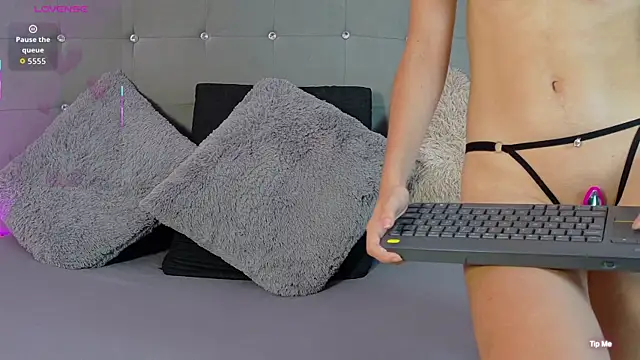 Ivy Heat online show from 3, 6, 2026