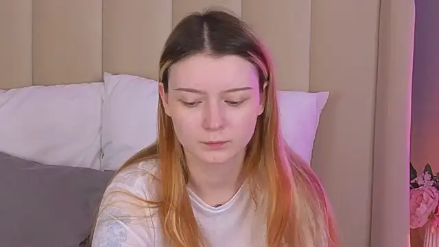 AlyssFrost online show from 19, 6, 2026