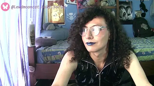 lewd mooncat online show from 28, 5, 2026