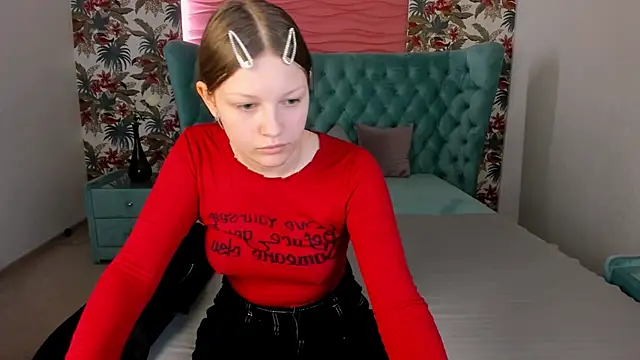 Snapshot of LauraBev chatting on 21, 2, 2026 LauraBev online show from 21, 2, 2026